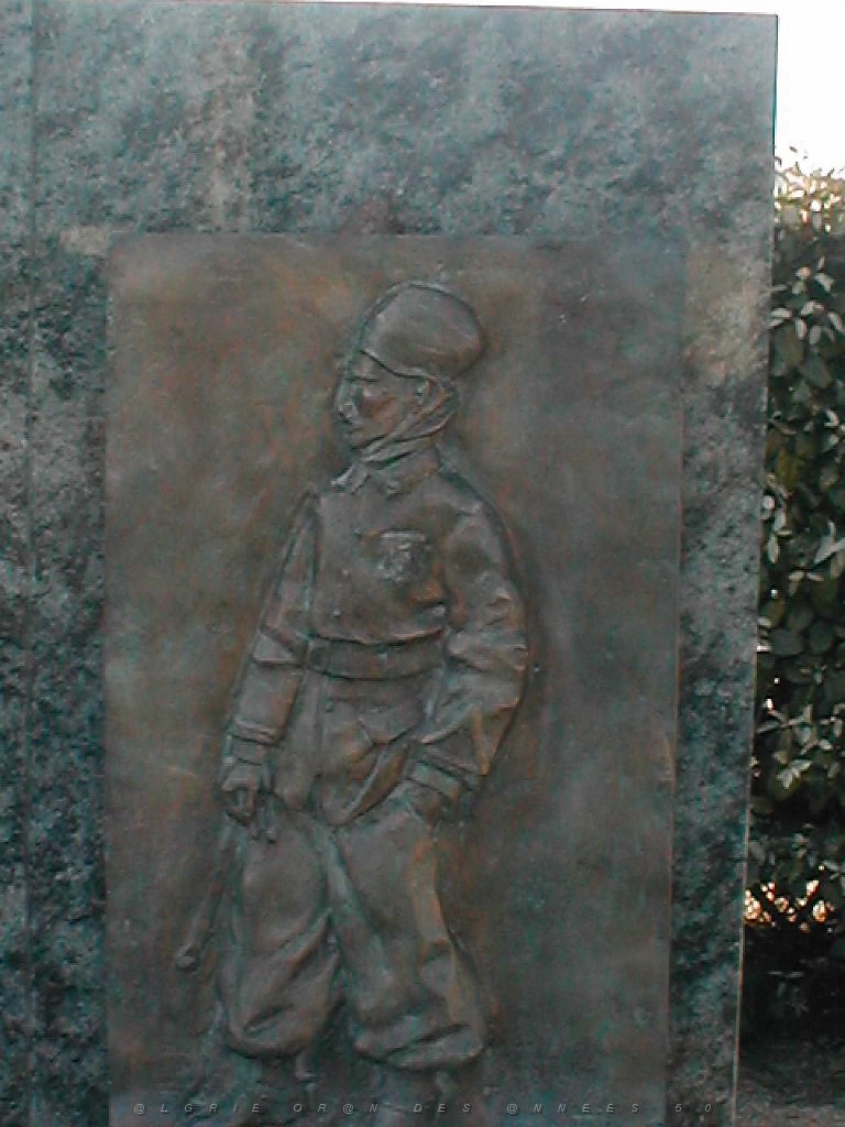MEMORIAL EN L HONNEUR DES HARKIS A PERPIGNAN INAUGURE EN MAI 2011   (4).jpg
